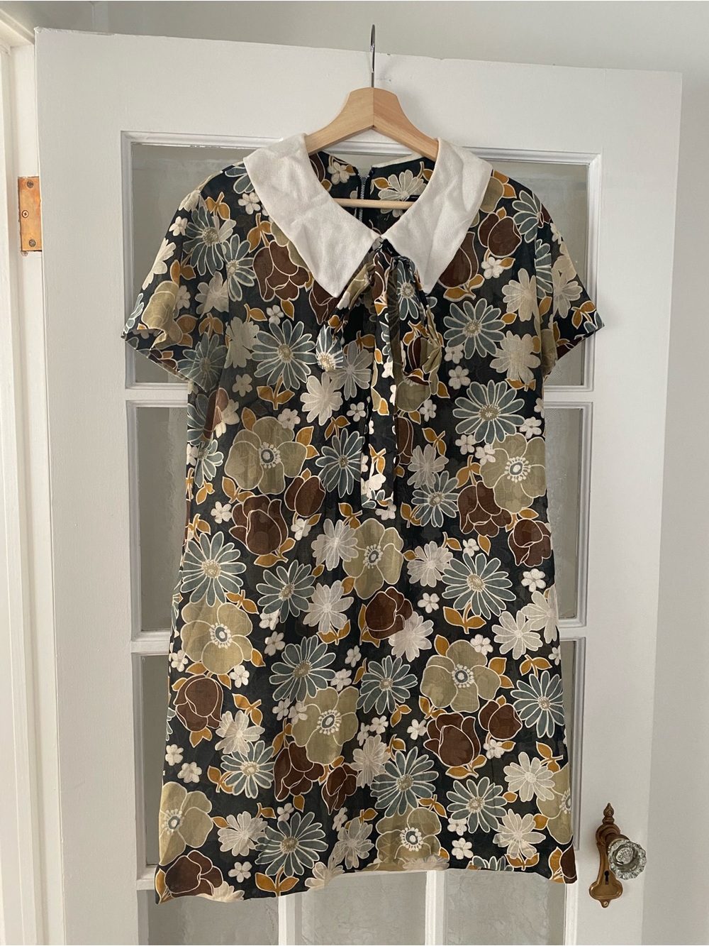 True Vintage Floral Mini Dress with Peter Pan Collar ✨